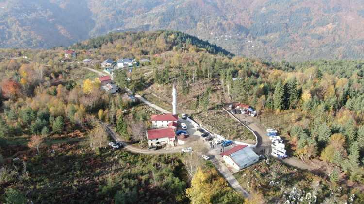 <p>Alınan bilgiye göre, 2 Kasım'da Bozkurt ilçesinde Merkez Mahallesi Meteoroloji TOKİ Konutları'ndaki evlerinden ayrıldıktan sonra bir daha haber alınamadı. </p>
