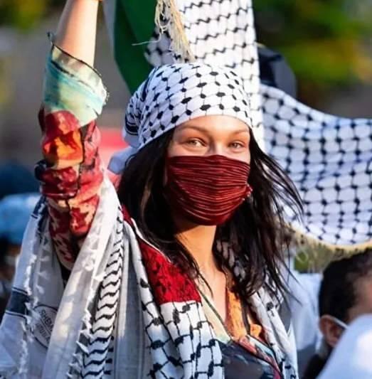 <p>Filistin kökenli ABD'li model Bella Hadid Türk yemeklerine olan düşkünlüğü ile dikkatleri üzerine çekmeye devam ediyor. </p>
