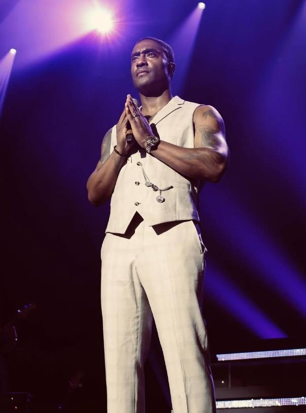 <p><strong>Alikhan Zharylgapov ile İstanbul'daki lüks bir otelde konaklayan ünlü yıldız, Boğaz'da gerçekleşen düğünde keyif dolu anlar yaşadı.</strong></p>
