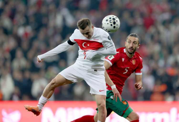 <p>İşte o manşetlerden bazıları:</p>
