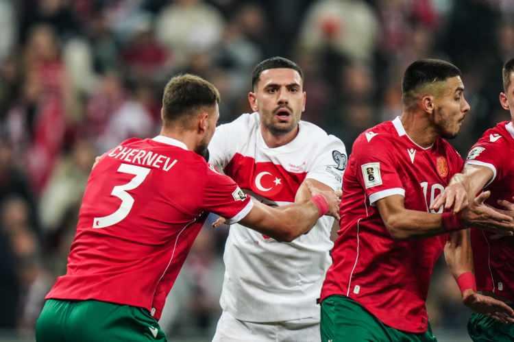 <p>SPORTLIVE: Acının sonu yok: Milli takımdan bir mağlubiyet daha ve Türkiye'ye karşı 20 yıllık utanç.</p>
