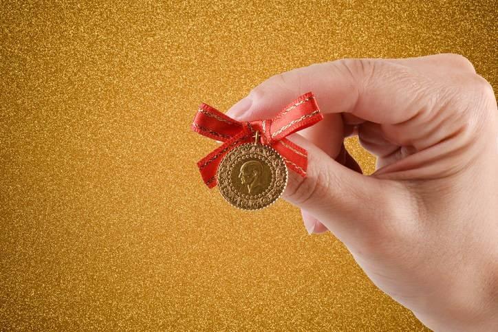 <p><strong>Fed kararı öncesi altın almak sağlıksız</strong></p>

<p><em><strong>10 Aralık tarihinde Amerika Merkez Bankası Fed’in faiz kararı olduğunu hatırlatan Memiş şunları söyledi:</strong></em></p>

<p><em><strong>​</strong></em></p>
