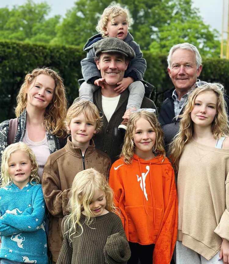 <p><strong>James Van Der Beek</strong>, paylaşımında, yayınlandığı yıllarda büyük ses getiren "<strong>Dawson's Creek" dizisindeki hatıralarını</strong>, bir müzayede programı aracılığıyla <strong>5–7 Aralık 2025 tarihleri arasında satışa çıkaracağını</strong> duyurdu.</p>
