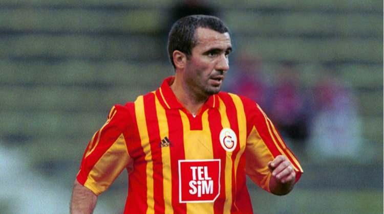 <p>FourFourTwo'nun listesinde gerilere gidildiğinde, 100. basamakta tanıdık bir isim daha bulunuyor: Gheorghe Hagi.</p>
