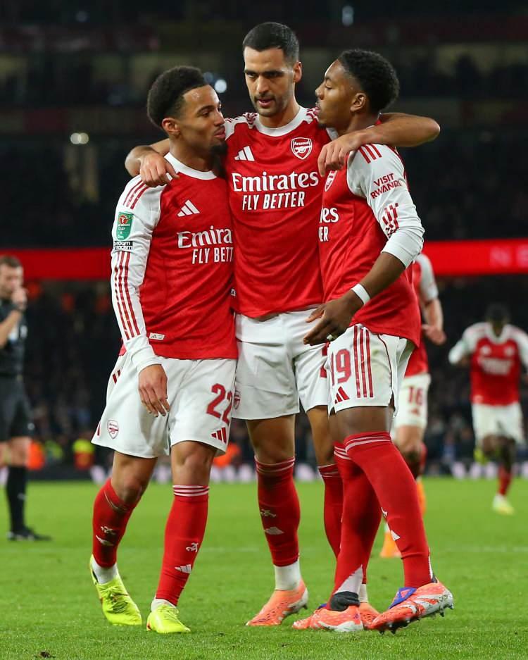 <p>9- Arsenal (İngiltere): 378 puan</p>
