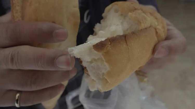 <p><span style="color:#800080"><em><strong>"Fırının pastaları ve tatlıları da var, normalde onları da alırız. Ancak hijyen şartlarına daha fazla özen göstermeleri gerekiyor. Burası sadece ekmek satan bir yer değil; Eskişehir’de birçok şubeleri ve çalışanları var. Bu basit bir şey gibi görünebilir ama bir daha oradan alışveriş yapmayı düşünmüyorum."</strong></em></span></p>
