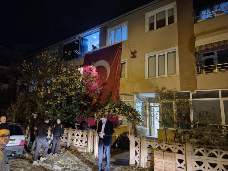 <p>KIRKLARELİ<br />
<br />
Gürcistan sınırında Türk Hava Kuvvetleri'ne ait C-130 tipi askeri kargo uçağının düşmesi sonucu şehit olan 27 yaşındaki Hava Uçak Bakım Astsubay Üstçavuş Berkay Karaca'nın Kırklareli'nin Lüleburgaz ilçesindeki ailesine acı haberi verildi.</p>
