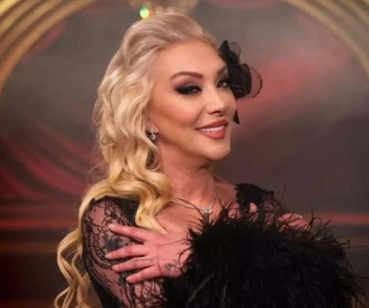 <p>Yalova'daki evinin penceresinden düşerek hayatını kaybetmeden Güllü'nün ölümüyle ilgili belirsizlikler  devam ediyor. </p>
