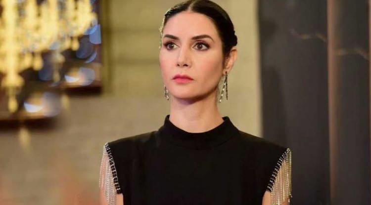 <p>Beyin anevrizması teşhisi konulan &uuml;nl&uuml; oyuncu Ahu Yağtu ilk kez g&ouml;r&uuml;nt&uuml;lendi. Sağlık sorunları yaşayan &uuml;nl&uuml; oyuncudan yaşadığı hafıza kaybı ve sağlık durumuyla ilgili a&ccedil;ıklamada bulundu.&nbsp;</p>
