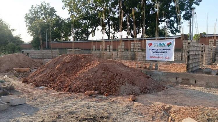 <p>10 BİN KİŞİYE SADECE0.7 DOKTOR DÜŞÜYOR</p>

<p> </p>

<p>Burkina Faso’da sağlık alanlarının yetersizliği nedeniyle her 10 bin kişiye sadece 0.7 doktor düşmektedir. Doğum esnasında kadınların hayatını kaybetme oranı da oldukça yüksektir.</p>
