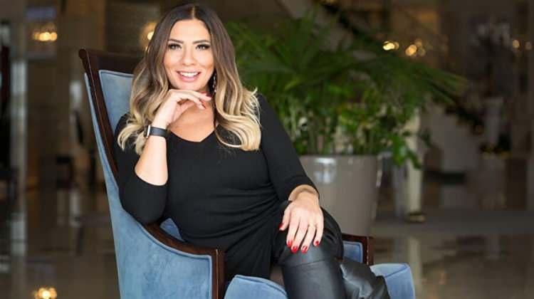 <p><strong>Güçlü sesi ve sahne performanslarıyla adından söz ettiren Işın Karaca, son dönemlerde hayat tarzındaki radikal değişimle gündemdeydi.</strong></p>
