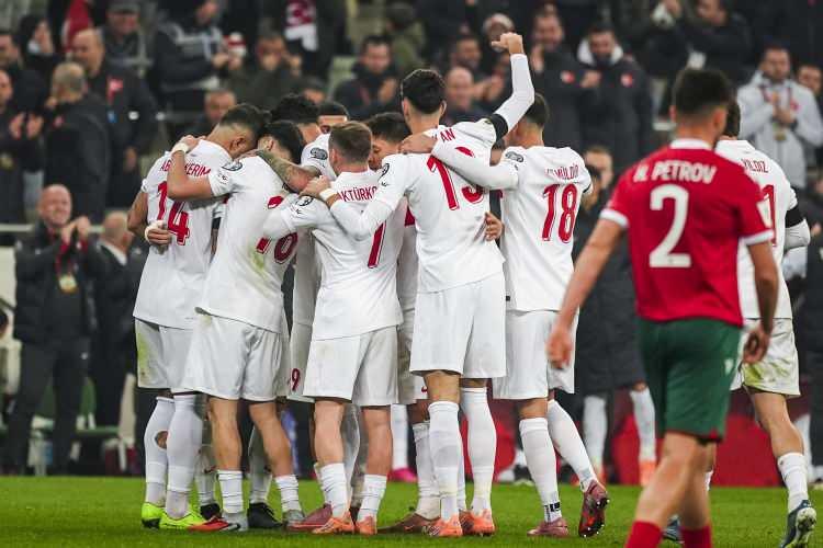 <p>Amerika Birleşik Devletleri, Meksika ve Kanada’nın birlikte düzenleyeceği 2026 Dünya Kupası’nın Avrupa Elemeleri’nde A Milli Takım, E Grubu’ndaki 5. maçında Bulgaristan’ı 2-0 mağlup etti.</p>
