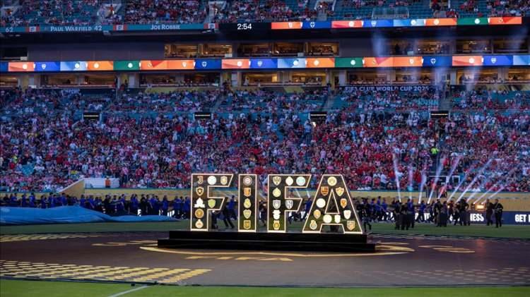 <p>2026 Dünya Kupası Elemeleri play-off turunda yarı final maçları 26 Mart 2026’da, final karşılaşmaları ise 31 Mart 2026’da oynanacak. Tek maç üzerinden oynanacak play-off’ta finali kazanan takım Dünya Kupası biletini alacak. 1. ve 2. torbada yer alan takımlar ilk maçları evinde oynayacak. İkinci maçların ev sahibi ise kura çekiminin ardından belli olacak.</p>
