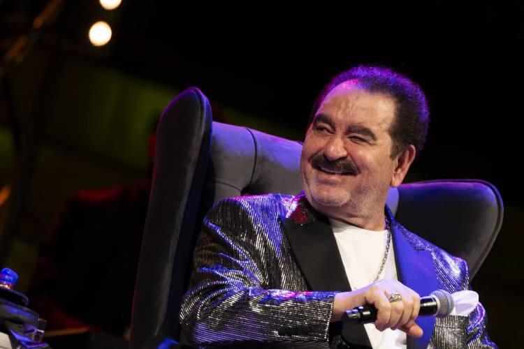 <p>İbrahim Tatlıses ile arası açık olan Ahmet Tatlıses, yaşanan gerginliklerin ardından babasının akıl sağlığından şüphe ettiğini söyleyerek vesayet davası açmıştı.</p>
