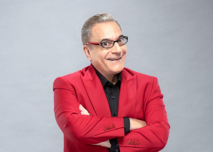 <p><strong>Renkli kişiliğiyle uzun yıllardır ekranların sevilen yüzlerinden biri olarak anılan Mehmet Ali Erbil, son dönemlerde özel yaşantısıyla sık sık gündeme geliyor.</strong></p>
