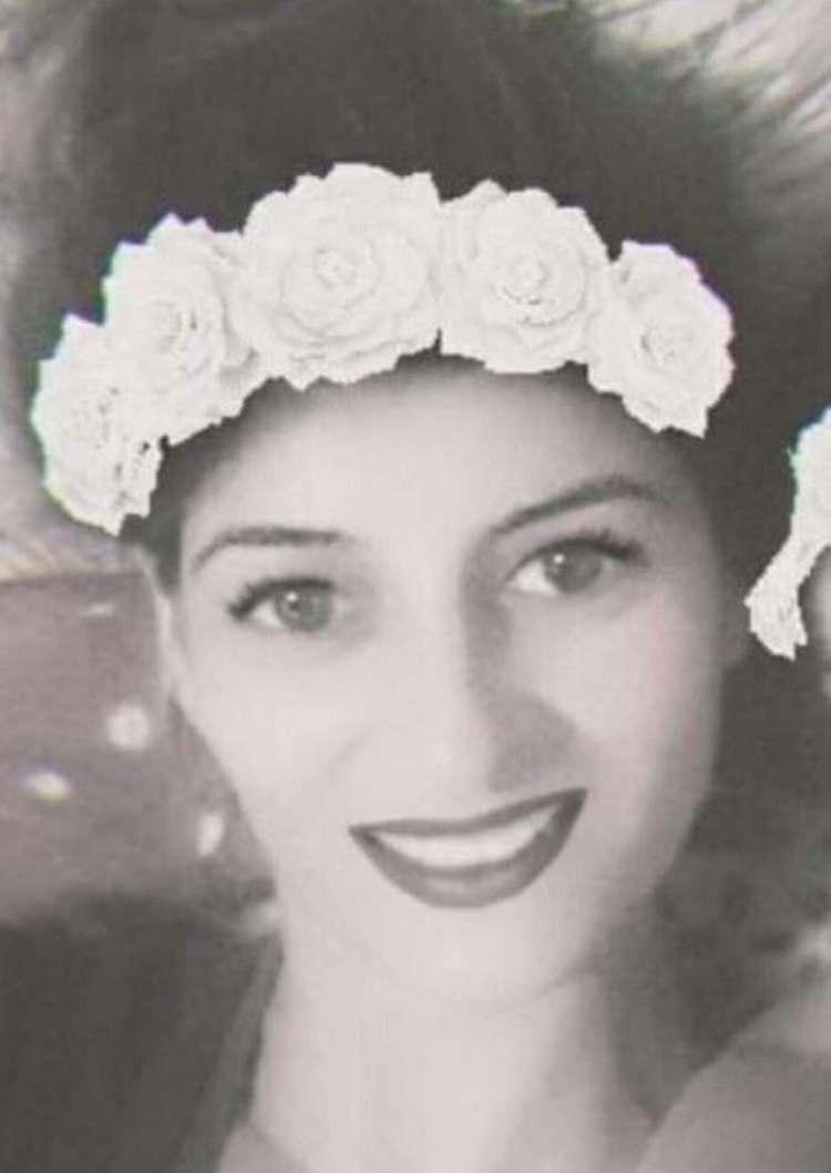 <p><span style="color:#A52A2A"><strong>AVUKAT: NEŞE, "ÖLMEK İSTEMİYORUM" DEMEK İÇİN GİTTİĞİ ADLİYEDE ÖLDÜ </strong></span></p>

<p> </p>

<p>İzmir 4'üncü Ağır Ceza Mahkemesi'nde tutuklu sanığın yargılamasına devam edildi.</p>

<p> </p>

<p>Duruşmaya tutuklu sanığın yanı sıra taraf avukatları ve Kadın Cinayetlerini Durduracağız Platformu üyeleri katıldı.</p>

<p> </p>

<p>Duruşmada konuşan Kadın Cinayetlerini Durduracağız Platformu Avukatı Nevraz Sığın, <strong>"Neşe, en olmaması gereken yerde öldürüldü. Ölmek istemiyorum demek için gittiği adliyede hayattan koparıldı. Burada haksız tahrik indirimi görürsek yüreğimiz sızlar. En üst hadden cezalandırılmasını istiyoruz."</strong> dedi. </p>
