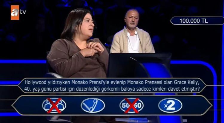 <p>Yarı yarıya joker hakkını kullanan yarışmacı a ve c şıkları arasında bir süre düşünmesinin ardından çift cevap joker hakkını kullanması ile büyük ödülü garantilemiş oldu.</p>
