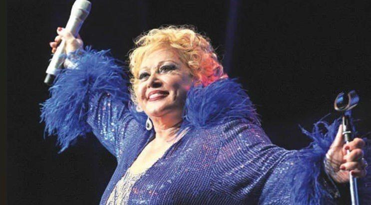 <p>"Canım dostum Muazzez, en şöhret olduğu 1975-1990’lı yıllarda bile çok para kazanmadı. Çünkü paraya hiç önem vermezdi. Aldıkları rakamlar şimdikiler gibi asla değildi. Bir de Muazzez çok bonkördü. Birinin ihtiyacı olsun hemen para gönderirdi. Öyle sanıldığı gibi malı-mülkü de yoktu. Kalamış ve Tuzla’daki evini satmıştı."</p>

<p> </p>
