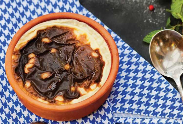 <p><span style="color:#800080"><strong>9- Açıkta satılan sütlü tatlılar</strong></span></p>

<p>Süt ve sıcak hava bir araya geldiğinde gıda zehirlenmesi olasılığı artar.</p>
