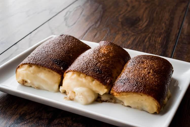 <p><span style="color:#B22222"><strong>AÇIKTA SATILAN SÜTLÜ TATLILAR </strong></span></p>
