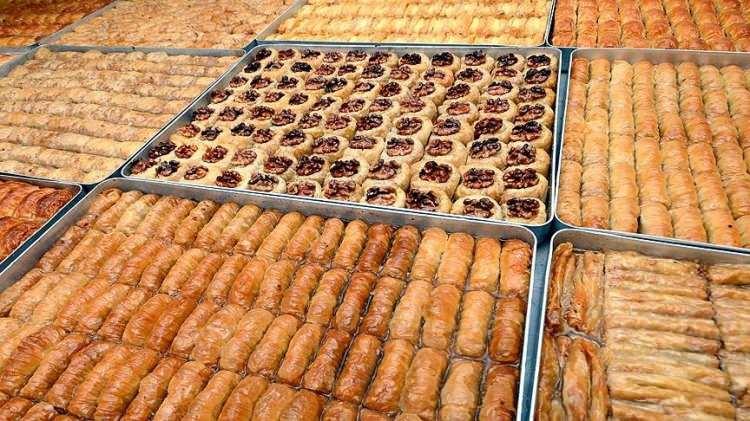 <p><span style="color:#B22222"><strong>KİMLİĞİ BELİRSİZ ŞERBETLİ TATLILAR </strong></span></p>
