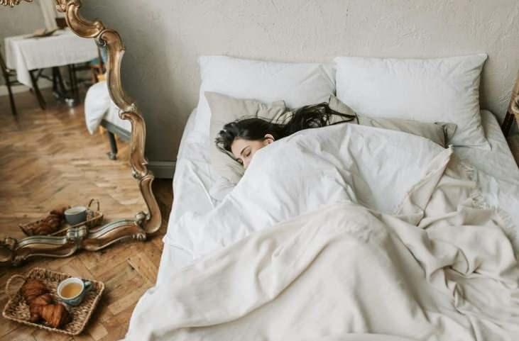 <p>Müftüoğlu, uykuyu yaşlandıran 7 yanlışı ve uykuyu gençleştiren 7 doğruyu açıkladı.</p>
