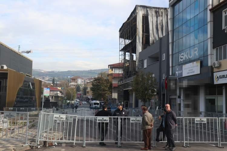 <p><span style="color:#A52A2A"><strong>"BURADA İHMAL VAR, CİNAYET VAR" </strong></span></p>

<p> </p>

<p>Eşinin de iş yerinde sigortasız çalıştırıldığını söyleyen Gikan, <strong>"Burada 15, 16, 17 yaşındaki çocuklar çalıştı, onlar da sigortasızdı. Burada 6 can gitti. Herhangi bir yangın merdiveni, yangın söndürme sistemi yok. Burada ihmal var, cinayet var. Benimle 3 çocuğum ortada kaldık. Ayrıca 6 ocak söndü. Bunun hesabı kim verecek? Kime sorulacak. Bu iş yerinin ruhsatı da yok."</strong> dedi.</p>
