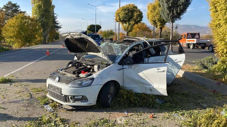 <p> Sıkıştıkları yerden çıkarılan yaralılar, ilk müdahalenin ardından çevredeki hastanelere kaldırılarak tedaviye alındı. </p>
