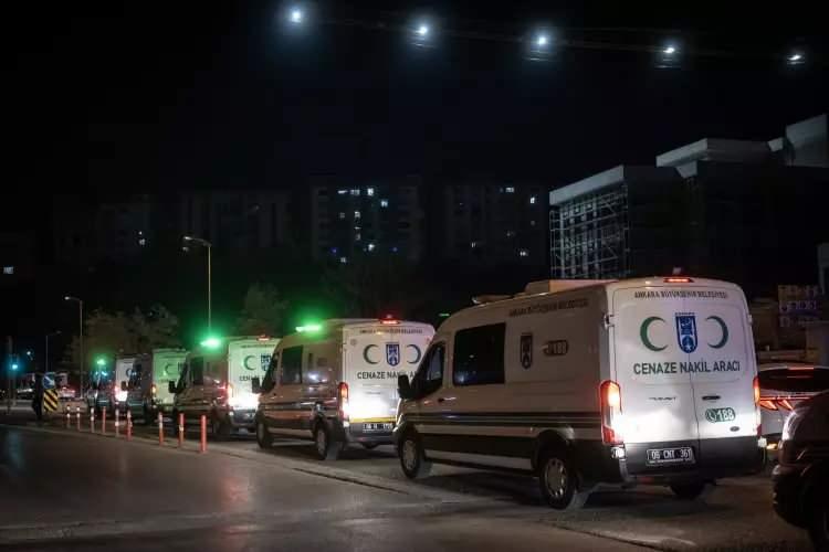 <p>Adli Tıp Kurumu'ndaki otopsilerin ardından naaşlar saat 09.00'da törenin yapılacağı Mürted Hava Üssü'ne götürüldü.</p>

<p> </p>
