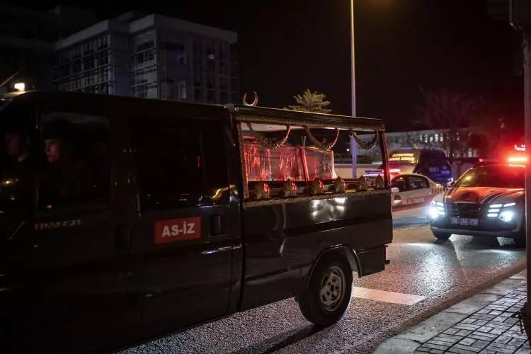 <p>Gürcistan-Azerbaycan sınırında düşen "C130" tipi askeri kargo uçağında şehit olan askerlerin naaşlarının adli tıptaki işlemleri tamamlandı.</p>

<p> </p>
