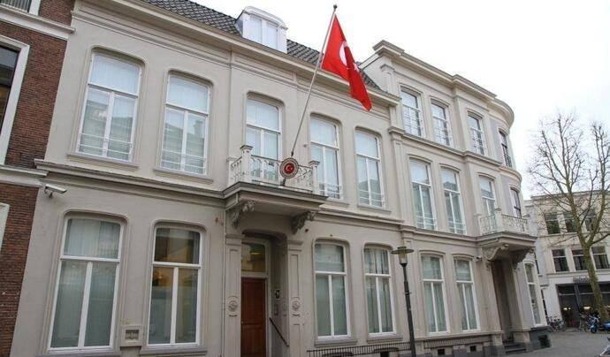 <p><span style="color:#B22222"><strong>Hollanda Konsolosluk:</strong></span></p>

<p> </p>

<p>ANKARA Başvuru: 36946 Ret Sayısı: 4937 Ret Oranı: %13,5</p>

<p> </p>
