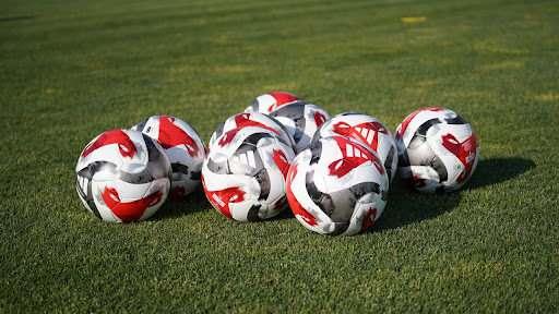 <p>Yapılan incelemede son 3 sezonda 4 büyük takımdan (Galatasaray, Fenerbahçe, Beşiktaş, Trabzonspor) en fazla puan alan 6 takım ön plana çıktı.</p>
