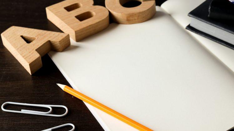 <p><strong>16'dan fazla ek alarak devasa bir yapıya bürünen ve tam 70 harften oluşan kelimenin kabaca anlamı ise "Başarısız hale getiren kişilere kolayca dönüştüremeyebileceklerimizden biri gibiymişsiniz" olarak aktarılabilir.</strong></p>
