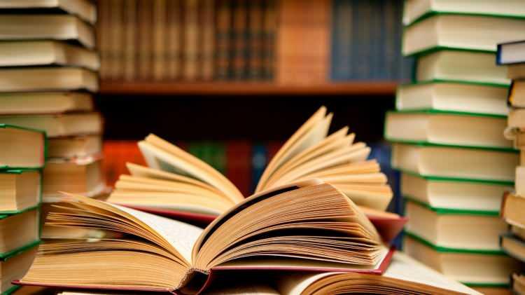 <p><strong>Muvaffakiyet kökünden türetilen kelimeyi adım adım incelersek;</strong></p>

<p><strong>Muvaffakiyet: Başarı anlamına gelir</strong></p>

<p><strong>"-siz" eki: Başarısız</strong></p>

<p><strong>"-leştirici" eki: Başarısız hale getiren kişi</strong></p>

<p><strong>"-leştiriveremeyebileceklerimizden": Kolayca dönüştüremeyeceğimiz kişilerden biri</strong></p>

<p><strong>"-mişsinizcesine": Siz öyleymişsiniz gibi</strong></p>
