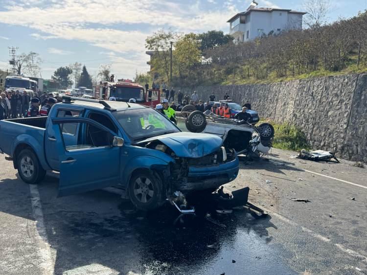 <p>Çevredekilerin ihbarı üzerine kaza yerine sağlık, jandarma ve itfaiye ekipleri sevk edildi. </p>
