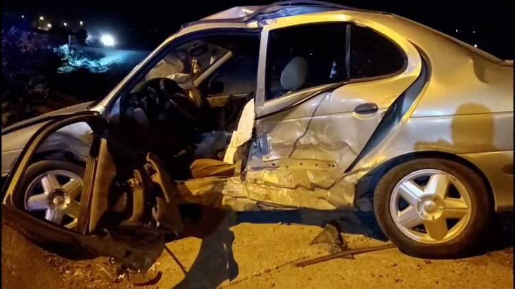 <p>Sağlık ekipleri ilk müdahalesinin ardından 12 yaralı Besni, Gölbaşı ve Adıyaman Eğitim ve Araştırma Hastanesi'ne kaldırıldı.</p>
