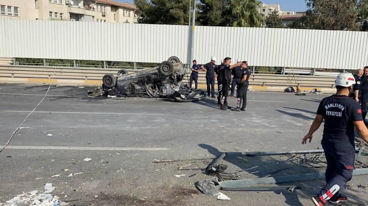 <p>Edinilen bilgiye göre kaza, Karaköprü ilçesine bağlı Esentepe Mahallesi Necmettin Cevheri Bulvarı'nda yaşandı. </p>
