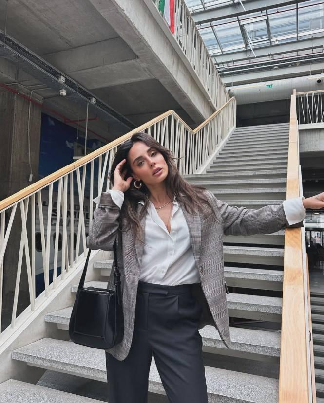 <p><strong>Telefonunun denize düştüğünü görünce büyük şaşkınlık yaşayan Yürük, hiç düşünmeden suya atladı. </strong></p>
