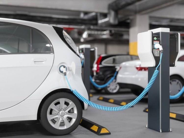 <p>Bu durumun bir yansıması olarak da araçların batarya ömürleri de merak ediliyor. </p>
