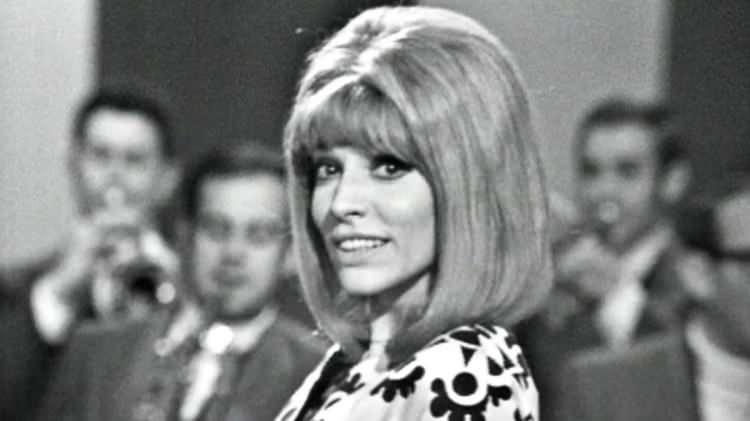 <p><strong>İlk belirlemelere göre; saldırgan gece saatlerinde ünlü sanatçının odasına girerek Polo'yu boğarak öldürdü.</strong></p>
