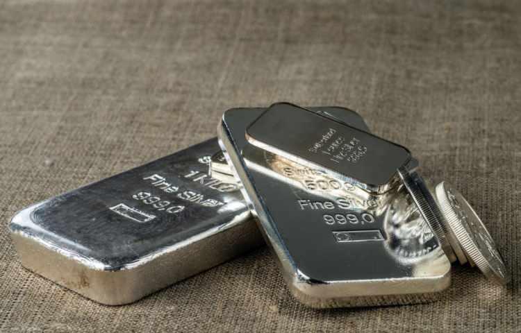 <p>Altın ve gümüş. Yani elinizde altın ve gümüş var. </p>

<p>Bunu hiç açıkta kalmadan sadece oynatarak aradaki kazanç rasyo işlemi. </p>

<p>Herhangi bir döviz veya TL işlemi yok. </p>
