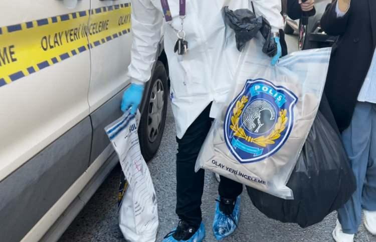 <p>Ancak ölüm olaylarının tüketimden yaklaşık 1,5 gün sonra gerçekleşmesi nedeniyle alınan numune örneklerinin bahse konu olayda ailenin kullandığı ürünlerle birebir aynı ürünler olmadığı da ifade edildi.</p>
