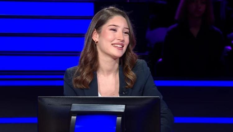 <p><strong>Sevilen yarışma programı, son bölümüyle yine ilgi odağı haline geldi. Hacettepe Üniversitesi Tıp Fakültesi öğrencisi olan Aliye Göksel Çetin, yarışmaya iddialı bir başlangıç yaptı.</strong></p>
