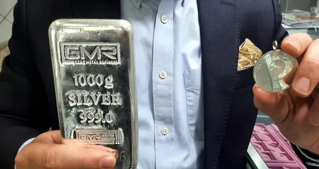 <p><strong>'BUGÜN ALTIN/GÜMÜŞ RASYOSU 79 DOLAR'</strong></p>

<p>Bu altın rasyosu altın gümüş rasyosu bugün 79 dolar seviyesinde. </p>

<p> </p>
