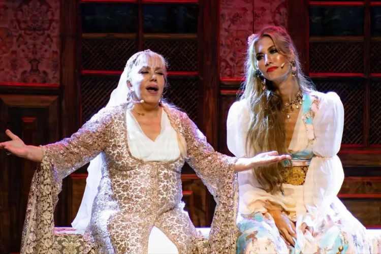 <p><span style="color:#800080"><strong>YAPIMCIYA ŞİKAYET ETMİŞLER</strong></span></p>
