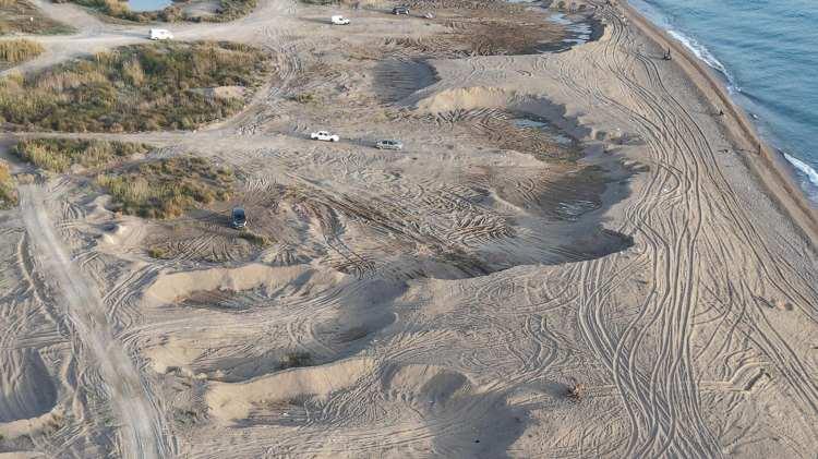 <p><span style="color:rgb(51, 51, 51)">Manavgat İlçe Jandarma Komutanlığı Merkez Karakolu ekipleri, önceki gün gece vatandaşlardan gelen ihbar üzerine Mendirek mevkiinde kum hırsızlarına operasyon düzenledi.</span></p>
