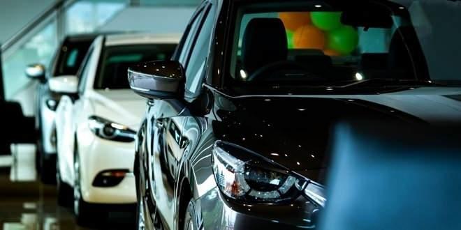 <p><strong>HANGİ MARKA VE MODEL OTOMOBİLLER ZAMLANACAK?</strong></p>

<p>NTV'de yer alan habere göre, ek vergiden en çok etkilenen otomobil firmalarının başında Japon markalar yer alıyor. </p>

<p> </p>
