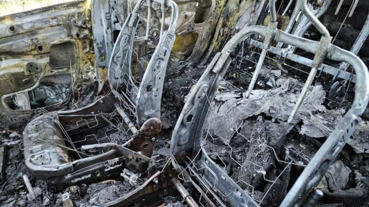 <p>Otomobil, kullanılamaz hale geldi.</p>
