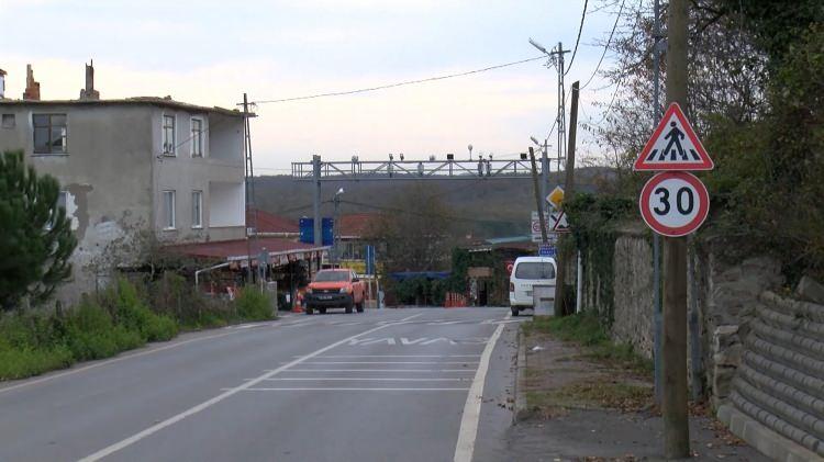 <p>Kentte 21 mahalle koruma ve gözetim maksadıyla karantinaya alındı. </p>
