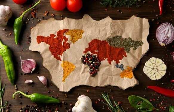 <p><span style="color:#0000FF"><strong>Dünya mutfaklarının özgün tariflerini gözler önüne seren gastronomi rehberi TasteAtlas, bu kez dünyanın en iyi tavuk yemeklerini sıraladı. Türkiye'den bir lezzet ise birinci sırada yer alarak listeye damga vurdu. İşte, o liste...</strong></span></p>
